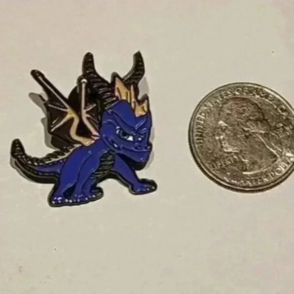 Spyro the Dragon: Classic Character Enamel Pin - Picture 3 of 4